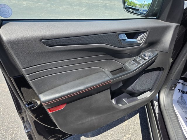 Certified 2025 Ford Escape ST-Line FWD image 33