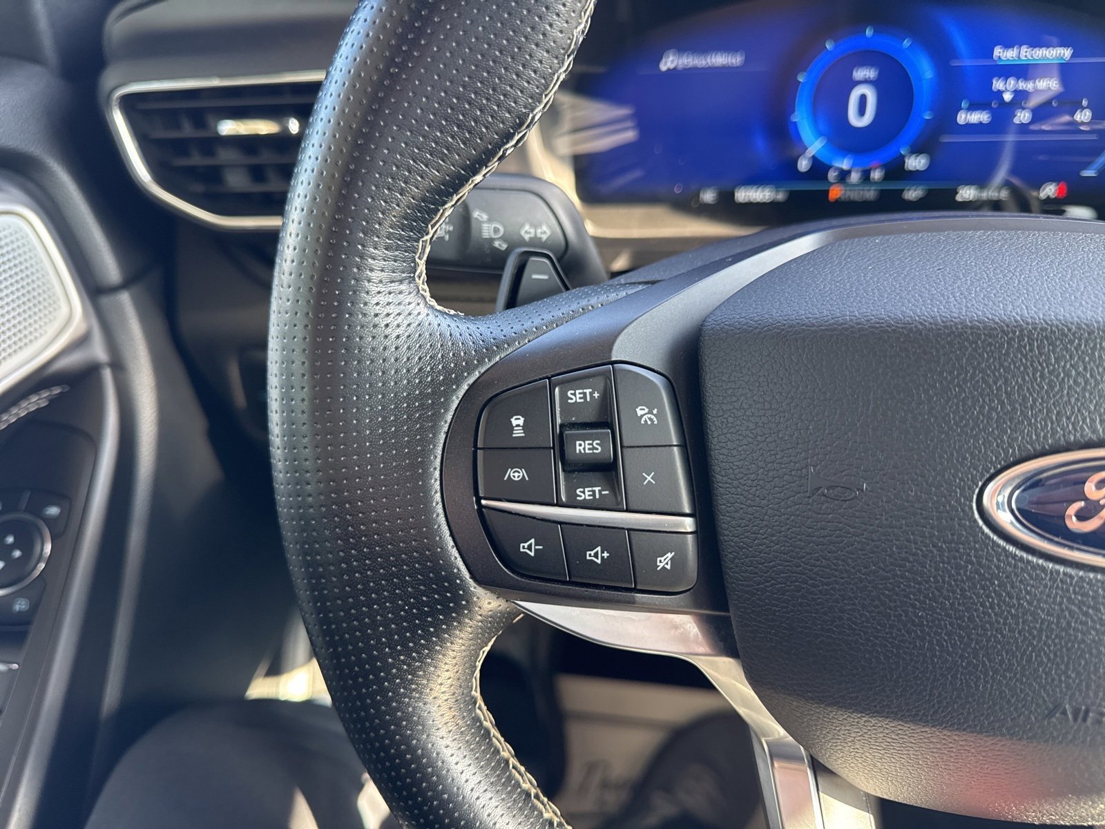 Certified 2020 Ford Explorer ST w/ Premium Technology Package image 30