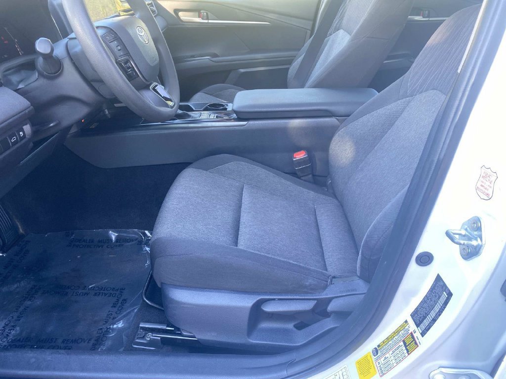 Used 2025 Toyota Camry LE FWD image 19