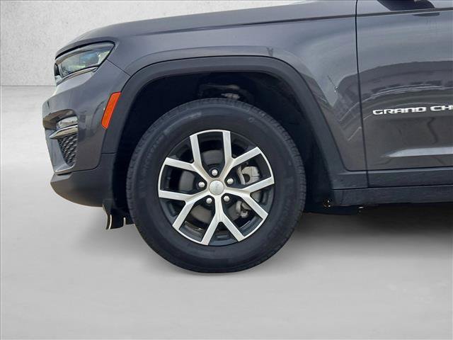 Used 2024 Jeep Grand Cherokee Limited AWD/4WD image 21