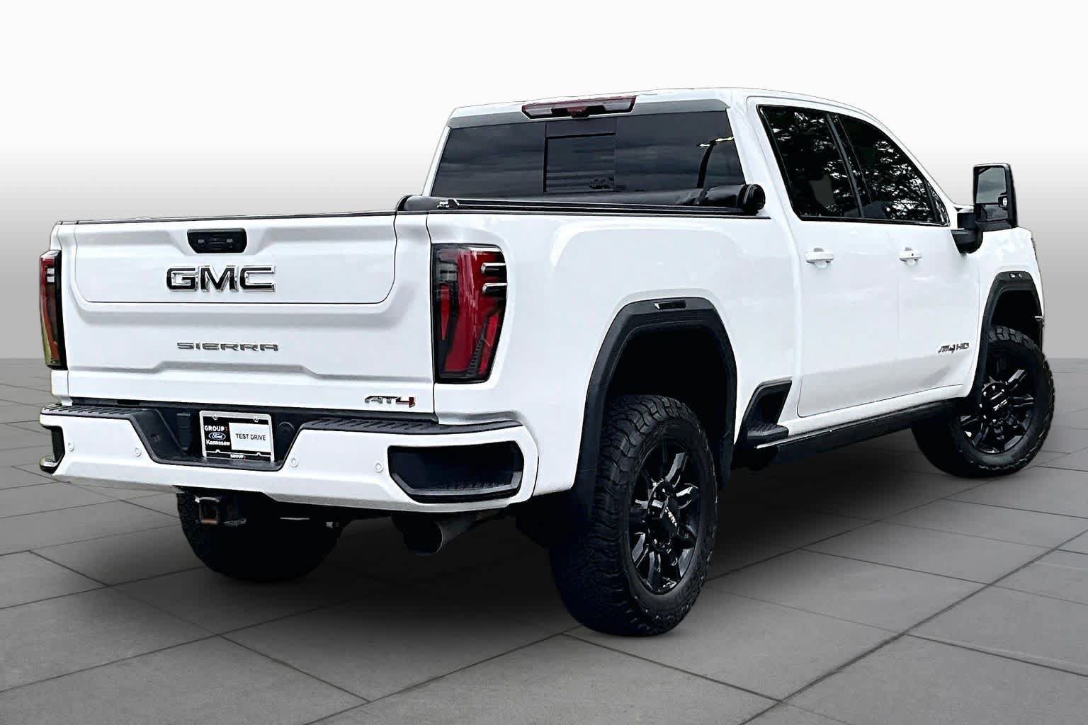 Used 2024 GMC Sierra 2500 AT4 w/ AT4 Premium Plus Package AWD/4WD image 13