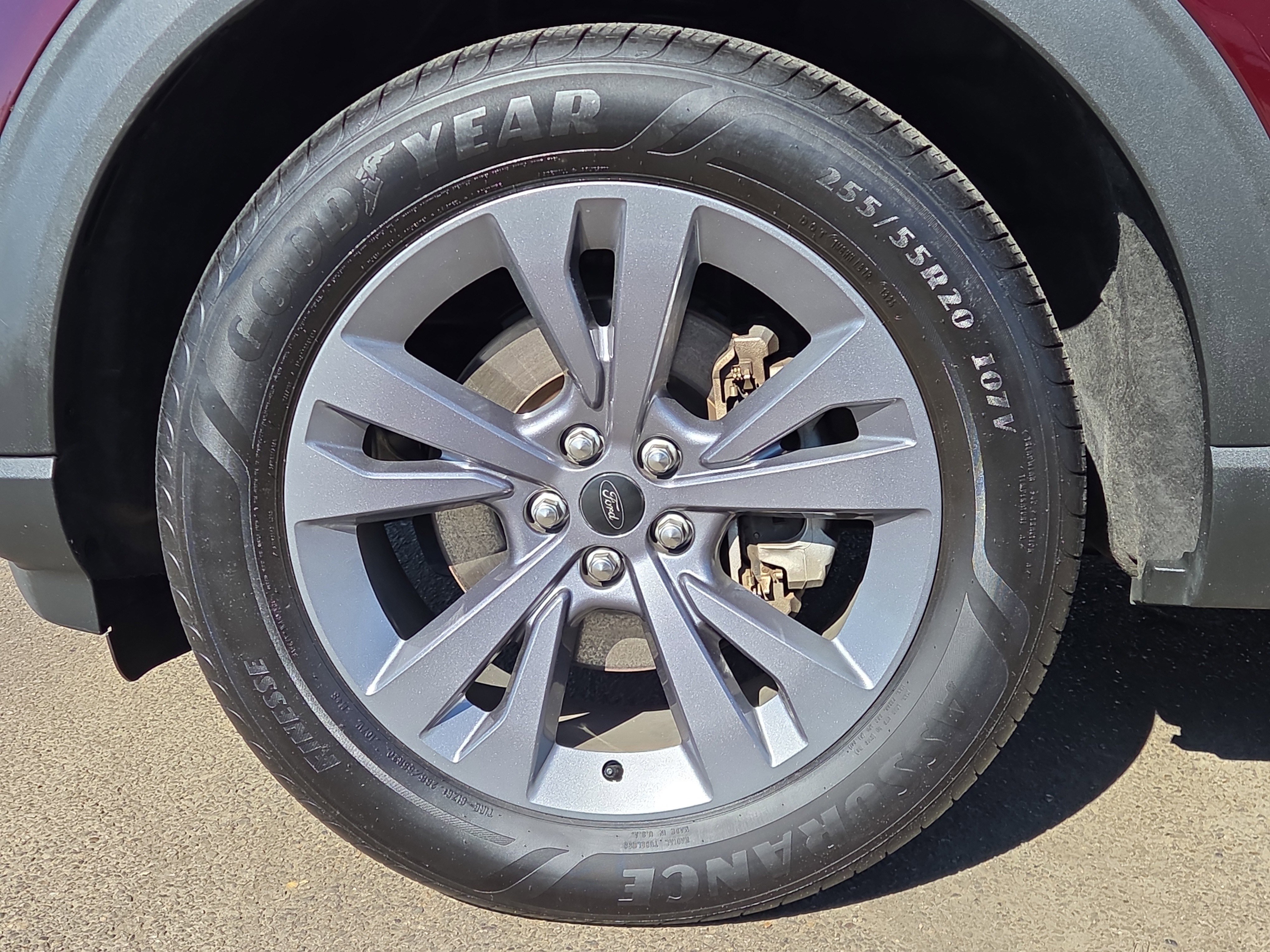 Certified 2022 Ford Explorer XLT w/ Equipment Group 202A AWD/4WD image 9