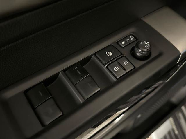 Used 2022 Toyota Tundra Limited w/ TRD Off-Road Package AWD/4WD image 18