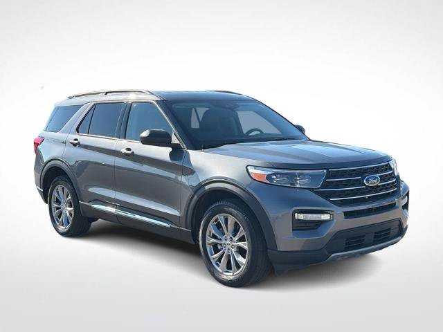 Certified 2023 Ford Explorer XLT w/ Equipment Group 202A AWD/4WD image 2