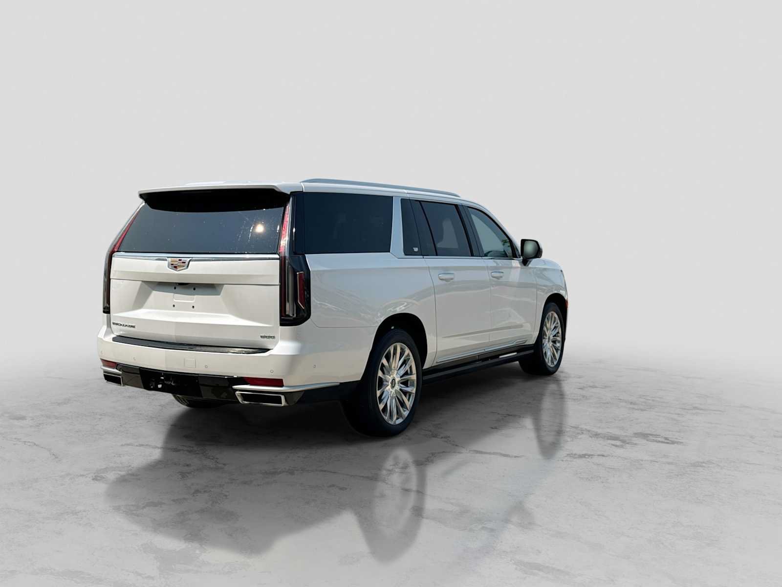 Used 2022 Cadillac Escalade ESV Premium Luxury w/ Performance Package AWD/4WD image 6