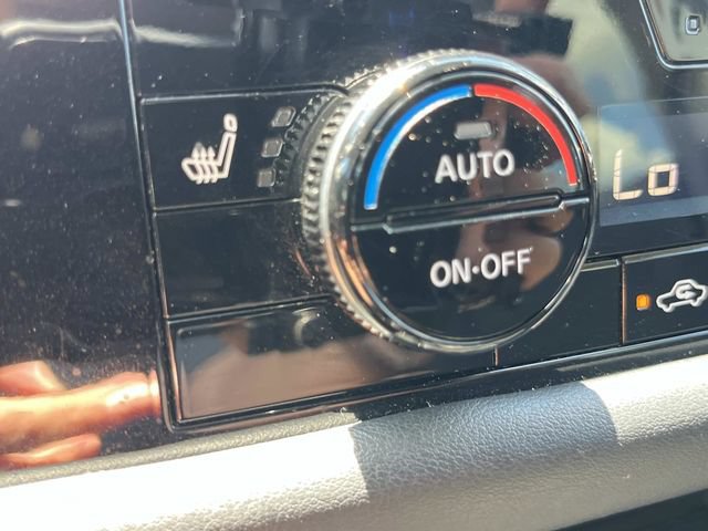 Used 2024 Nissan Pathfinder SV AWD/4WD image 39