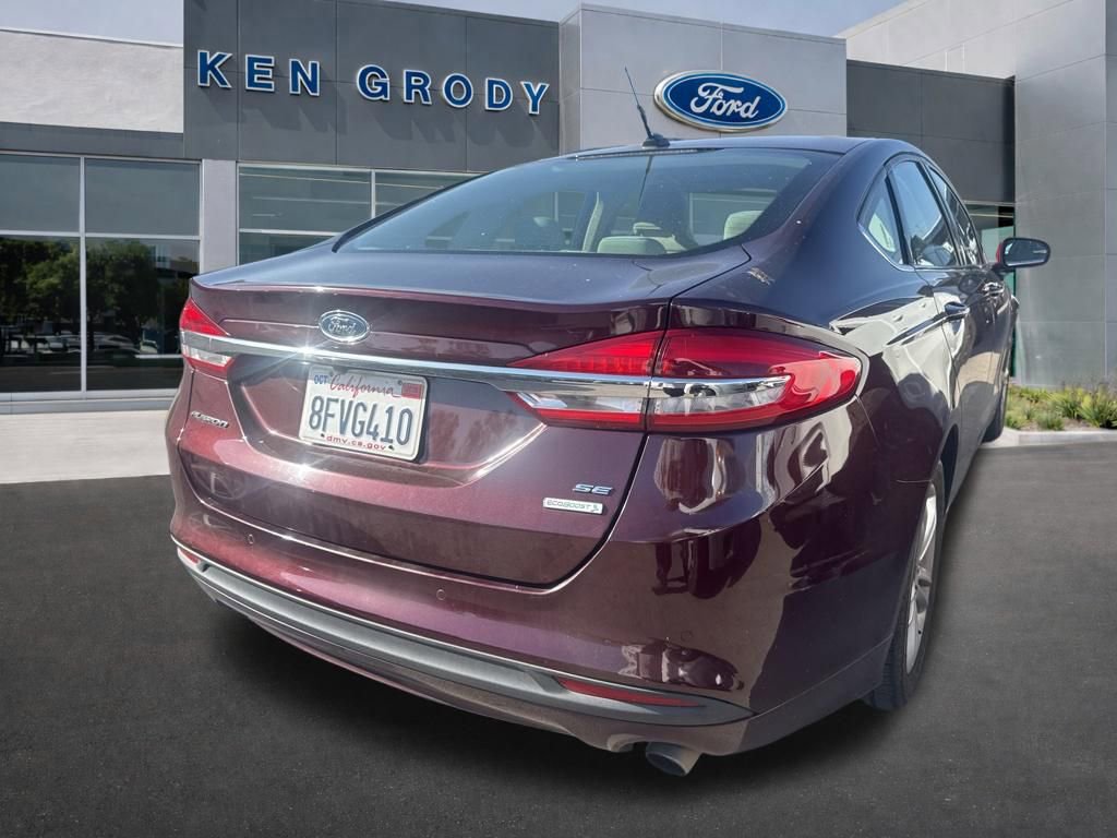 Certified 2018 Ford Fusion SE w/ Fusion SE Technology Package image 2