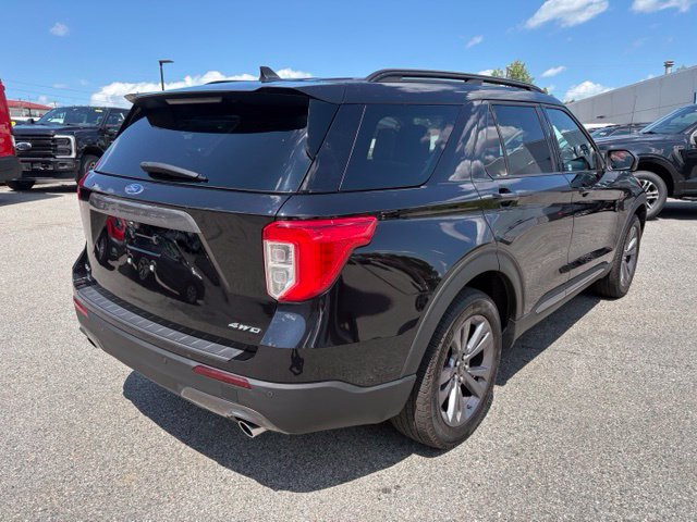 Certified 2022 Ford Explorer XLT w/ Equipment Group 202A AWD/4WD image 4