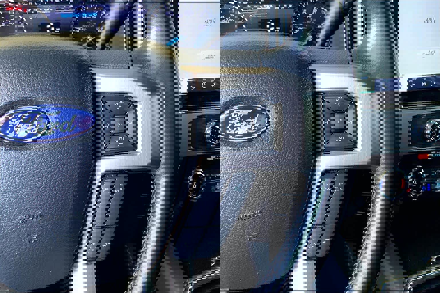 Certified 2022 Ford F450 Platinum w/ FX4 Off-Road Package image 25