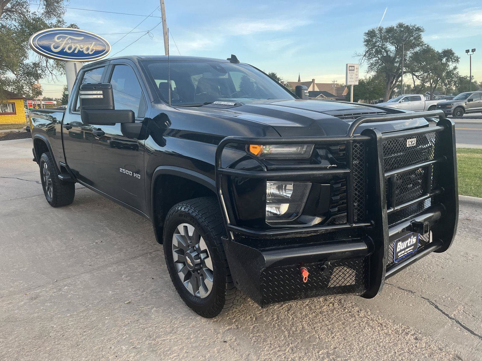 Used 2022 Chevrolet Silverado 2500 Custom w/ Custom Value Package AWD/4WD image 4