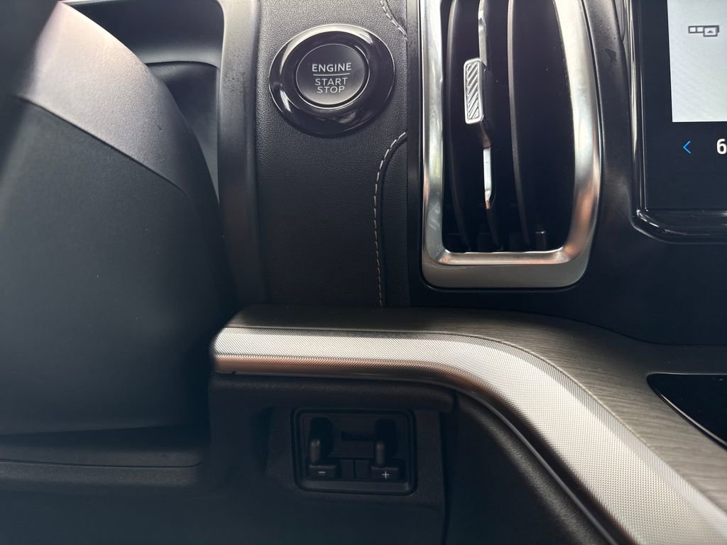 Certified 2025 Ford Expedition Max Platinum image 27