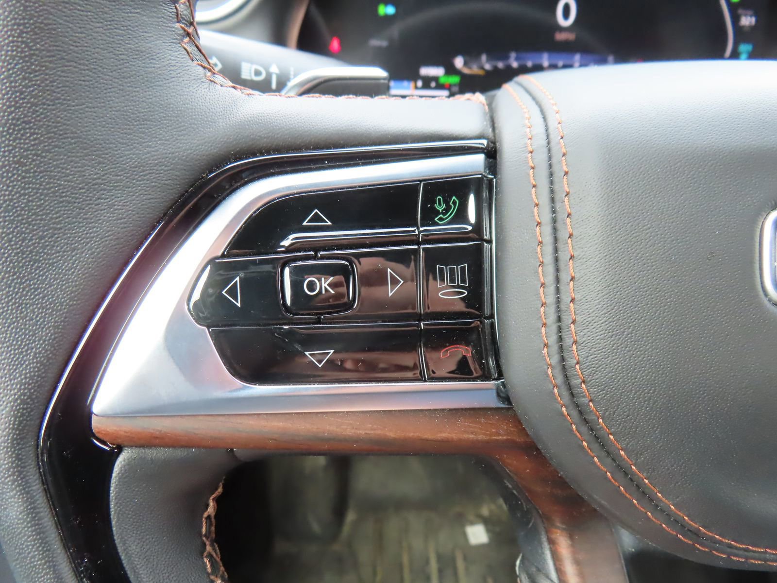 Used 2023 Jeep Grand Cherokee Summit w/ Luxury Tech Group V image 20