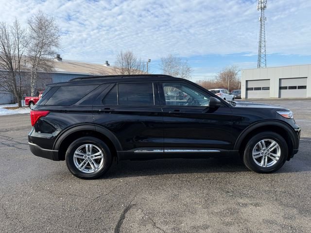 Certified 2022 Ford Explorer XLT w/ Equipment Group 202A image 5