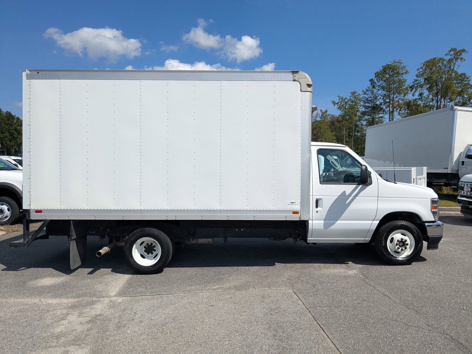Certified 2024 Ford E-350 and Econoline 350 Super Duty w/ Power Windows & Locks Group image 6
