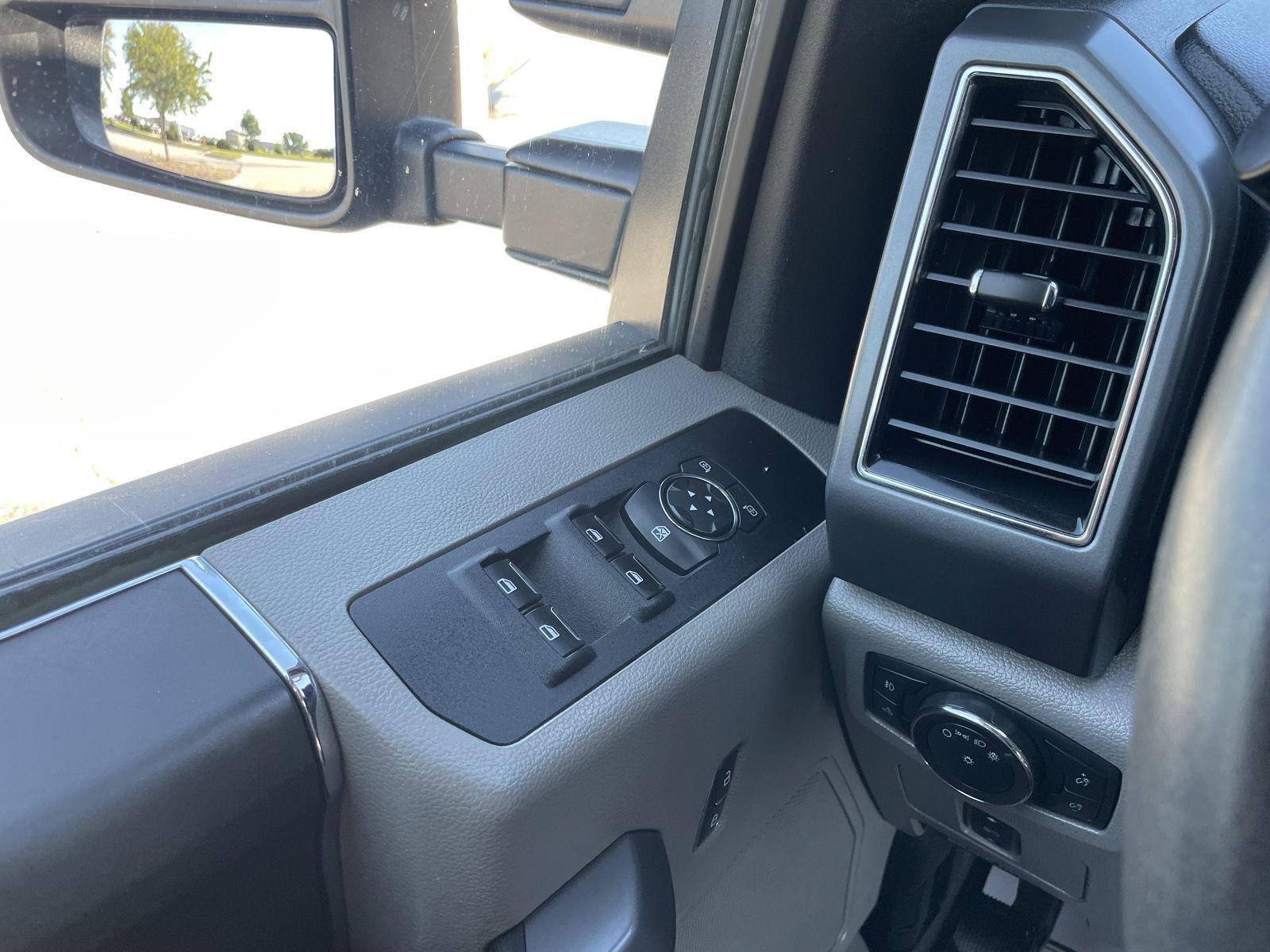Certified 2020 Ford F250 XLT w/ XLT Value Package RWD image 28