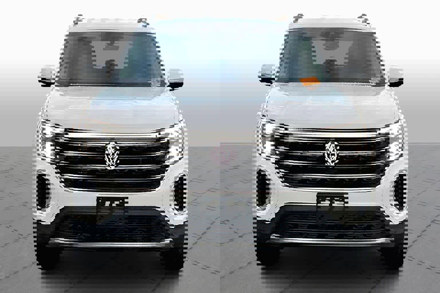 Used 2025 Volkswagen Atlas SE image 3