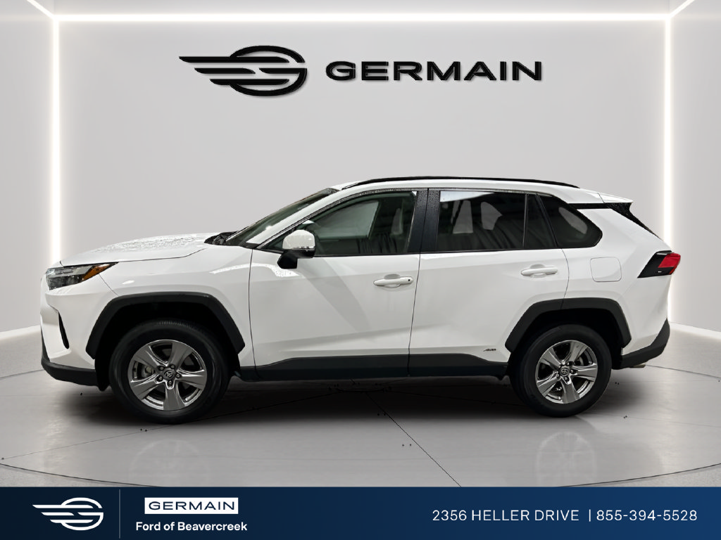Used 2025 Toyota RAV4 XLE AWD/4WD image 5