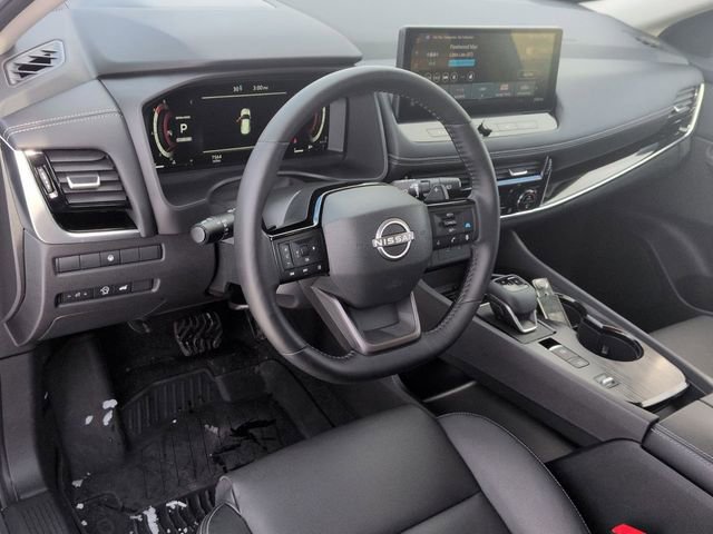 Used 2025 Nissan Rogue SL image 3