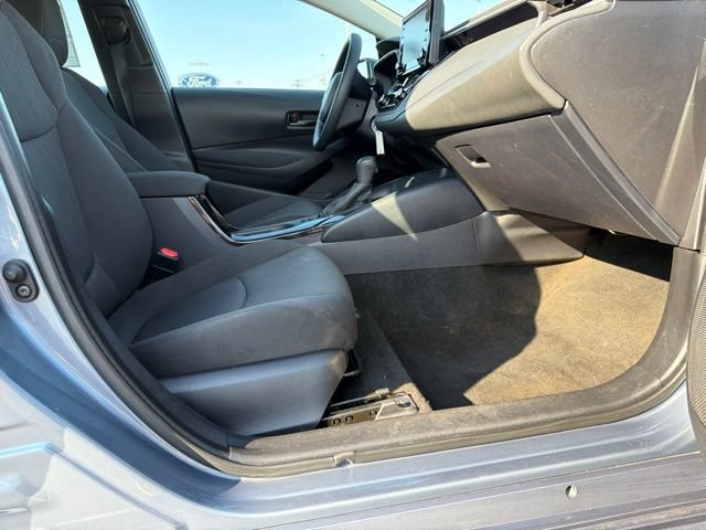 Used 2022 Toyota Corolla LE FWD image 16