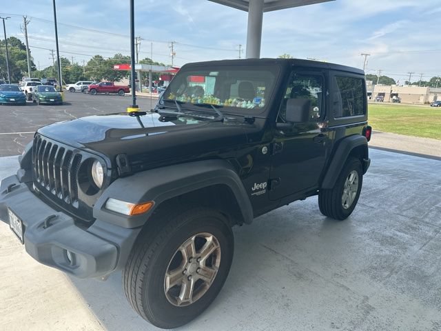 Used 2020 Jeep Wrangler Sport AWD/4WD image 5