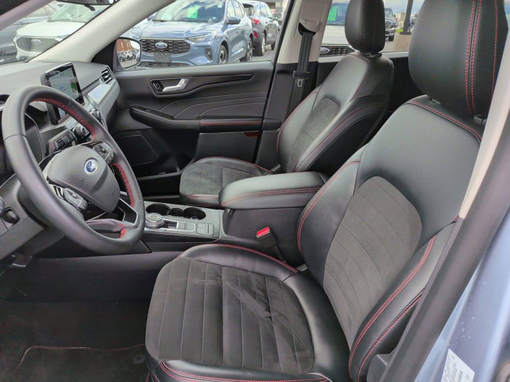 Certified 2022 Ford Escape SEL w/ SEL Stealth AWD Package image 4
