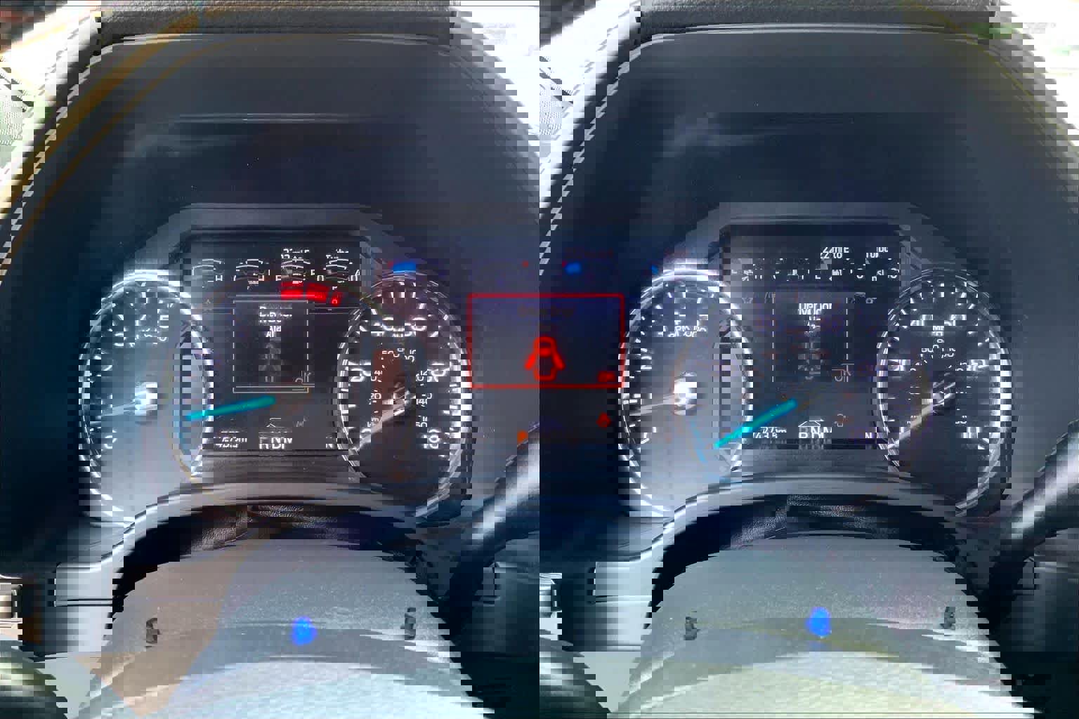 Certified 2022 Ford F450 Platinum w/ FX4 Off-Road Package image 22