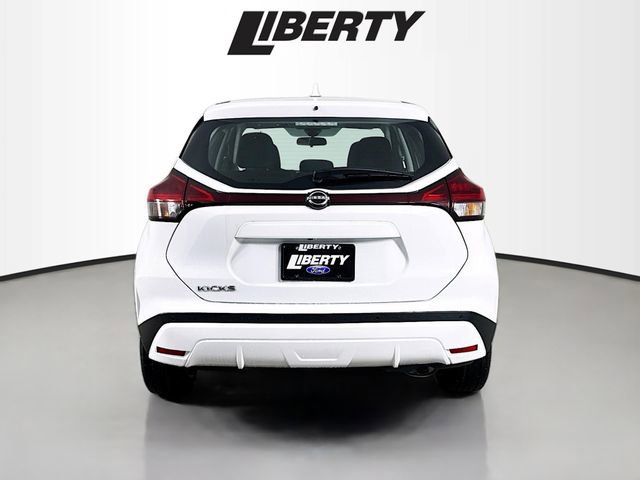 Used 2023 Nissan Kicks S image 6