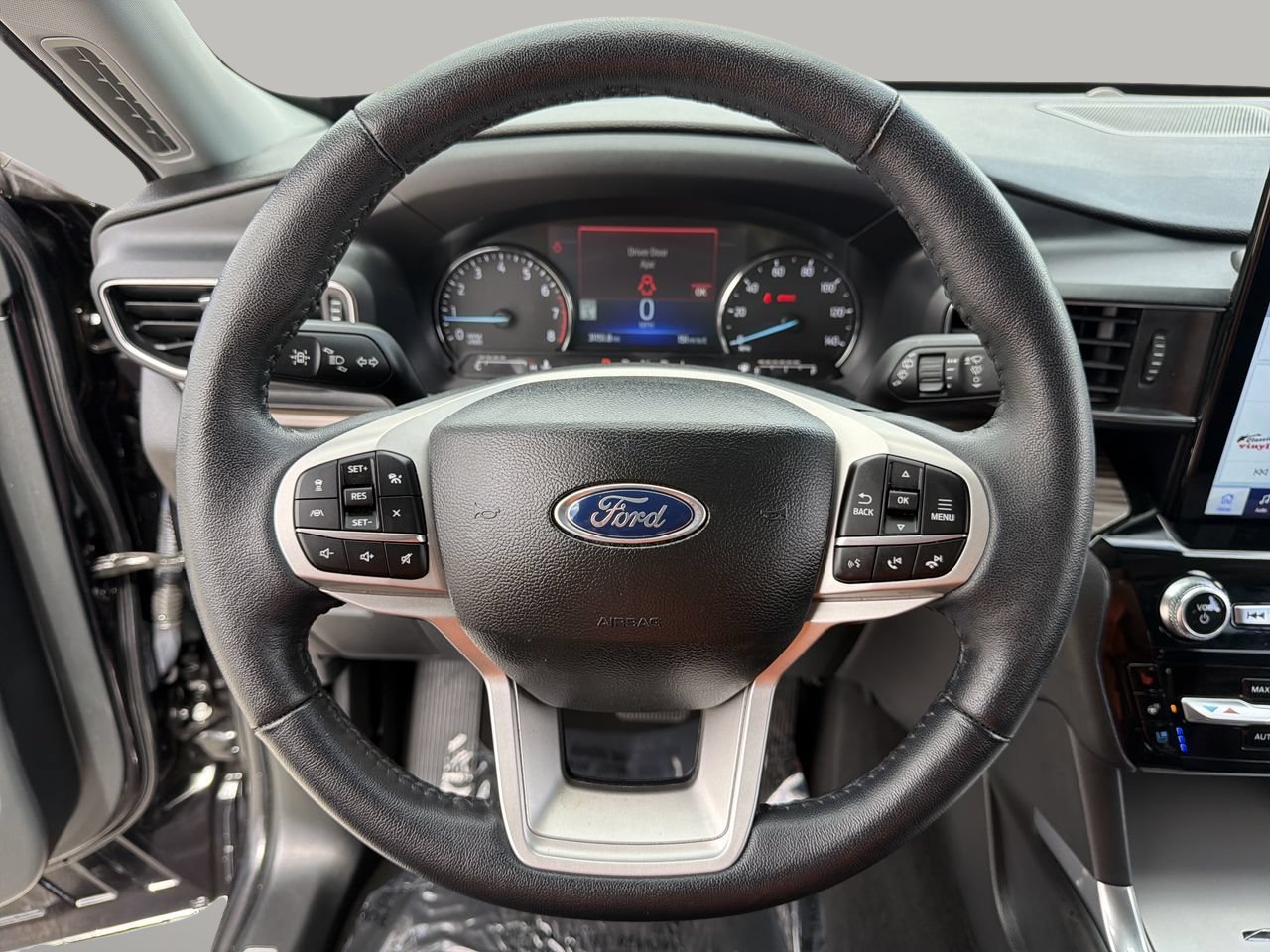 Certified 2023 Ford Explorer Limited w/ Limited Technology Package RWD image 31