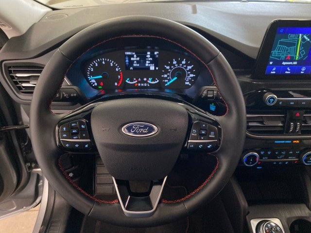 Certified 2022 Ford Escape SEL w/ SEL Stealth AWD Package image 18