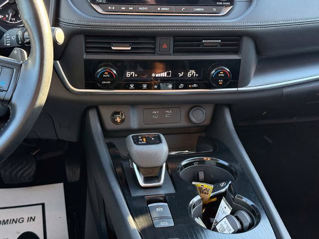 Used 2025 Nissan Rogue SV FWD image 12