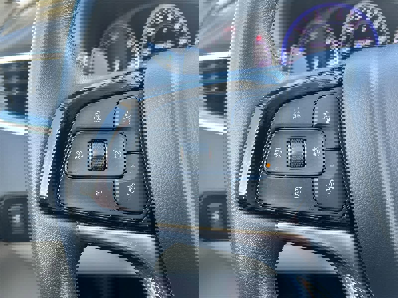 Used 2024 Buick Enclave Avenir w/ Avenir Technology Package image 23