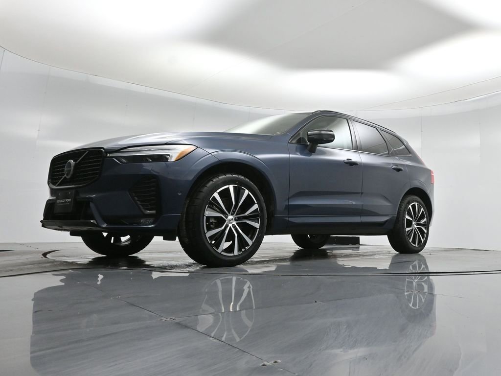 Used 2023 Volvo XC60 B5 Plus image 45