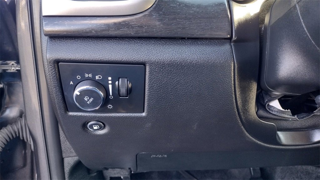 Used 2018 Jeep Grand Cherokee Altitude image 16