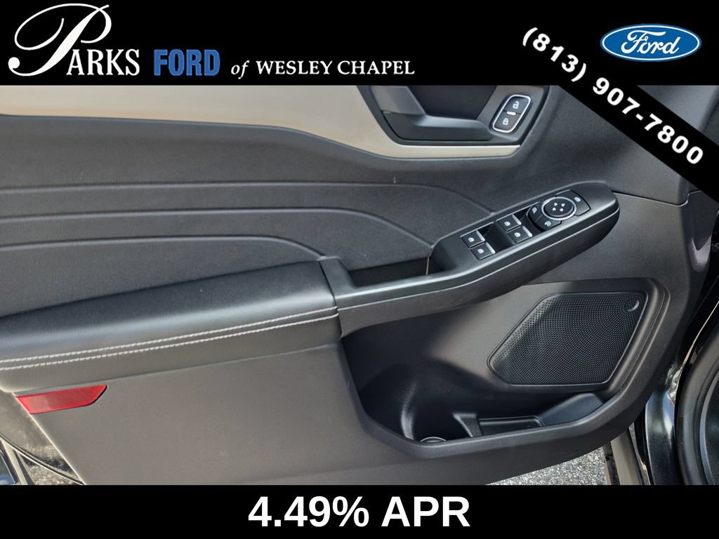 Certified 2022 Ford Escape SE w/ SE Sport Appearance Package FWD image 16