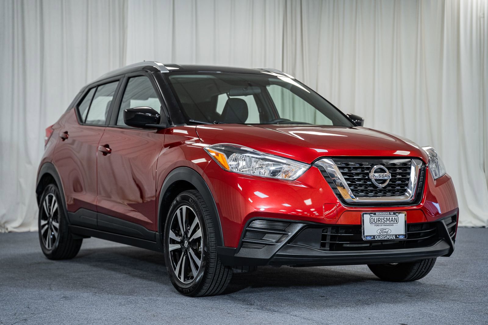 Used 2019 Nissan Kicks SV image 1