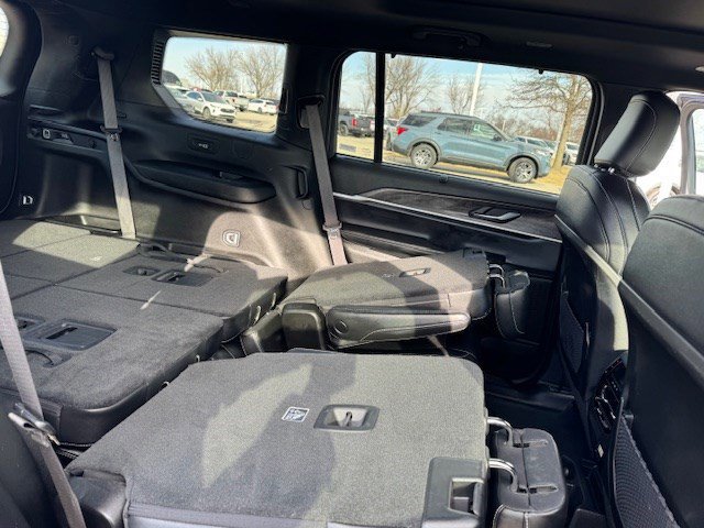 Used 2024 Jeep Grand Cherokee L Limited w/ Luxury Tech Group II image 36