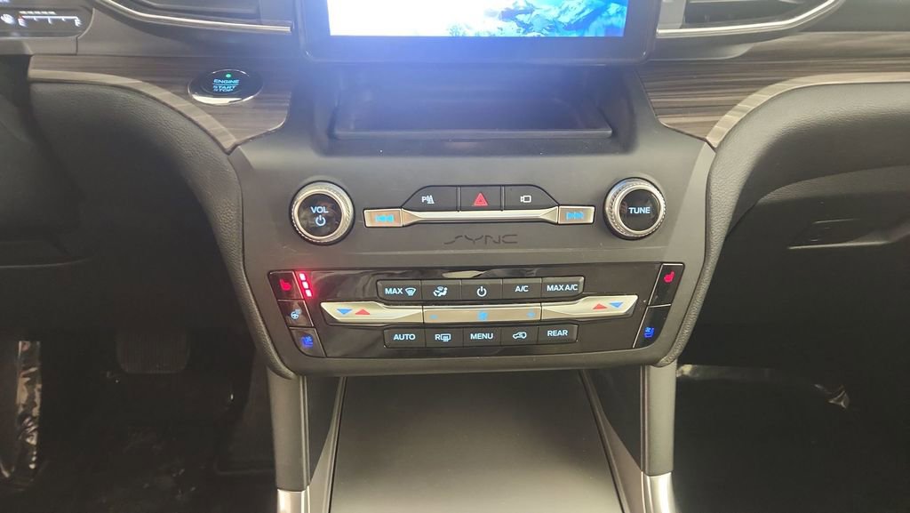 Certified 2020 Ford Explorer Limited w/ Class III Trailer Tow Package image 18