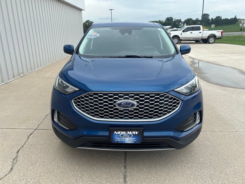 Certified 2023 Ford Edge SEL w/ Convenience Package AWD/4WD image 2