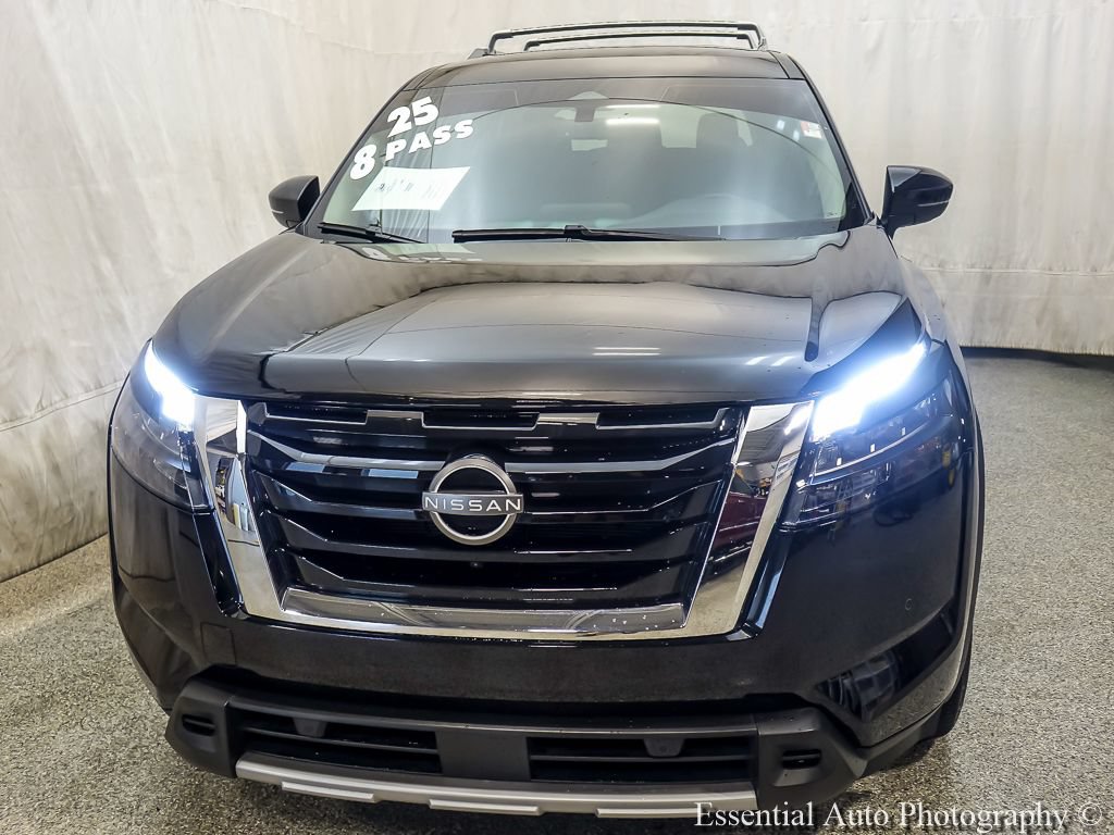 Used 2025 Nissan Pathfinder SL AWD/4WD image 5