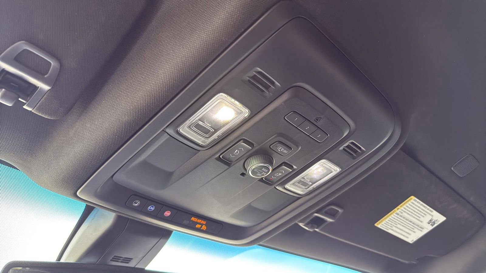 Used 2021 GMC Yukon XL Denali image 23