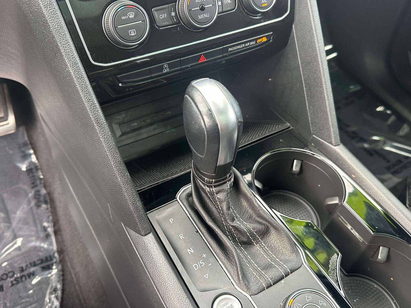 Used 2023 Volkswagen Atlas Cross Sport SEL R-Line image 32