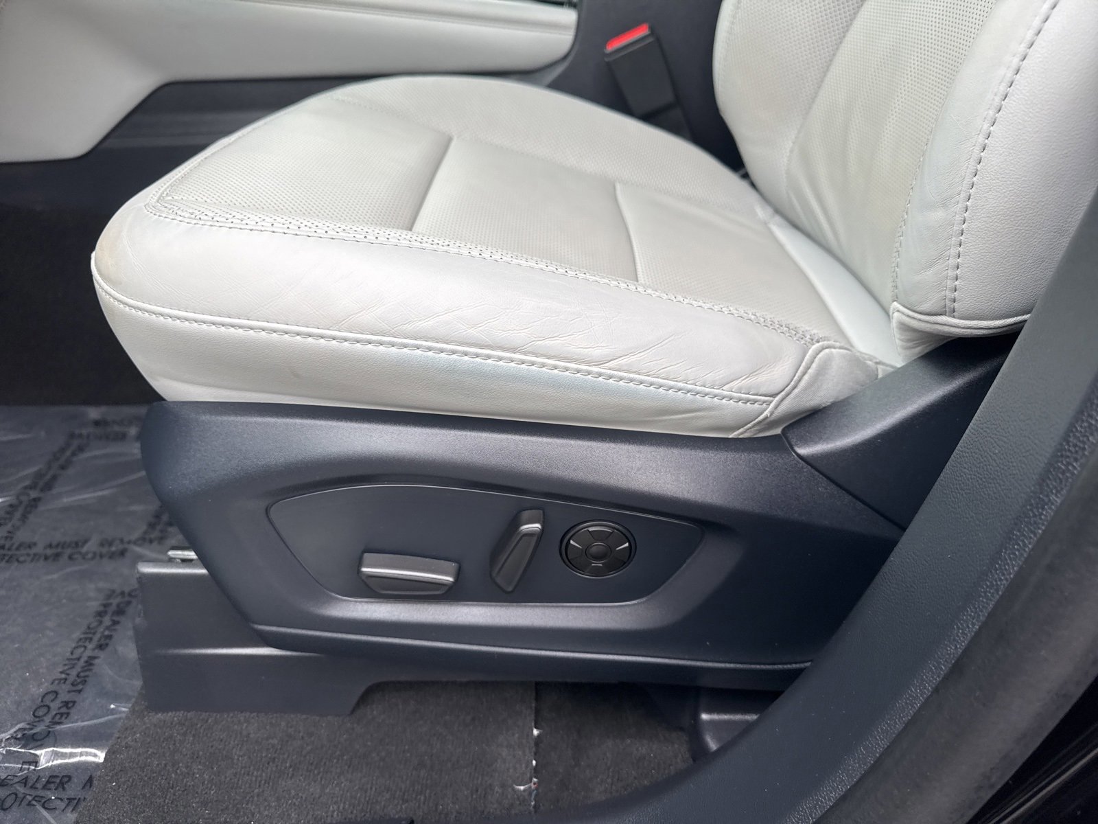 Certified 2025 Ford Explorer Platinum w/ LUX Leather Package image 41