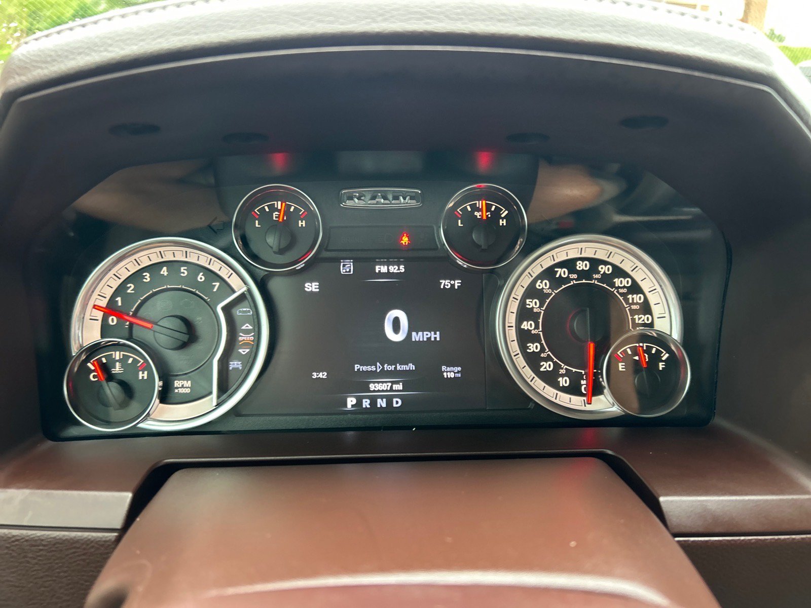 Used 2018 RAM 1500 Laramie w/ Convenience Group AWD/4WD image 25