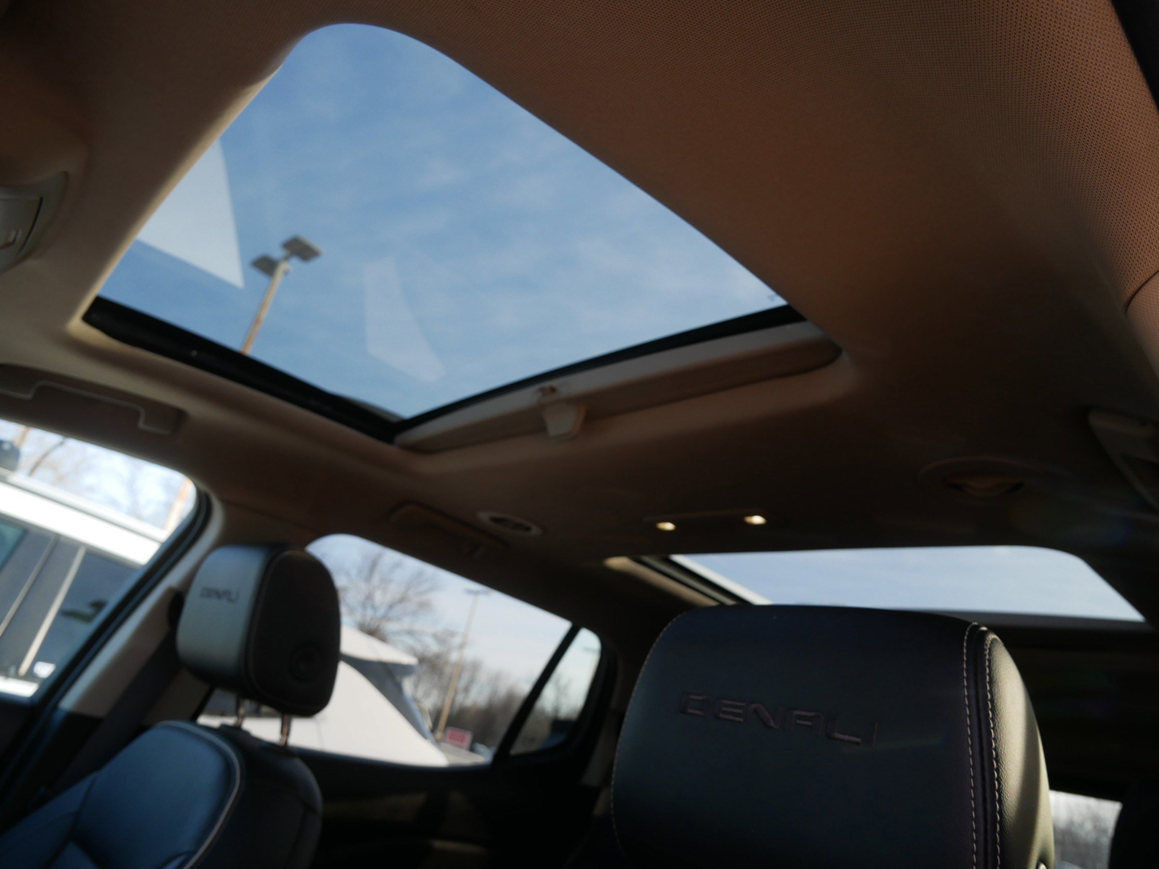 Used 2018 GMC Acadia Denali image 35