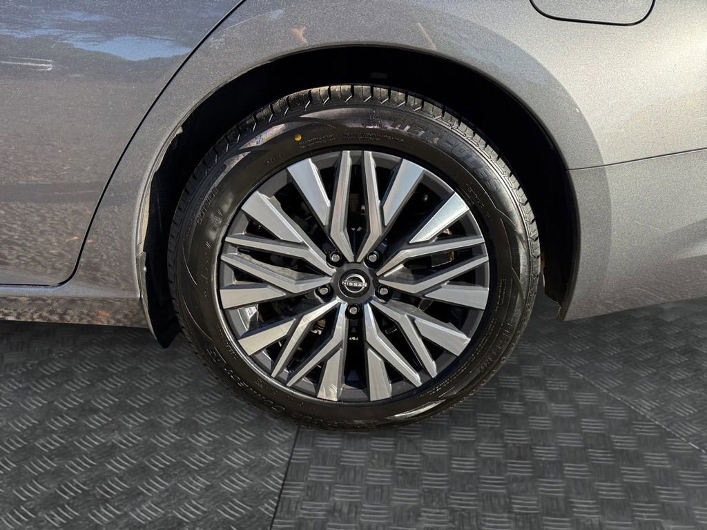 Used 2024 Nissan Altima 2.5 SV image 18
