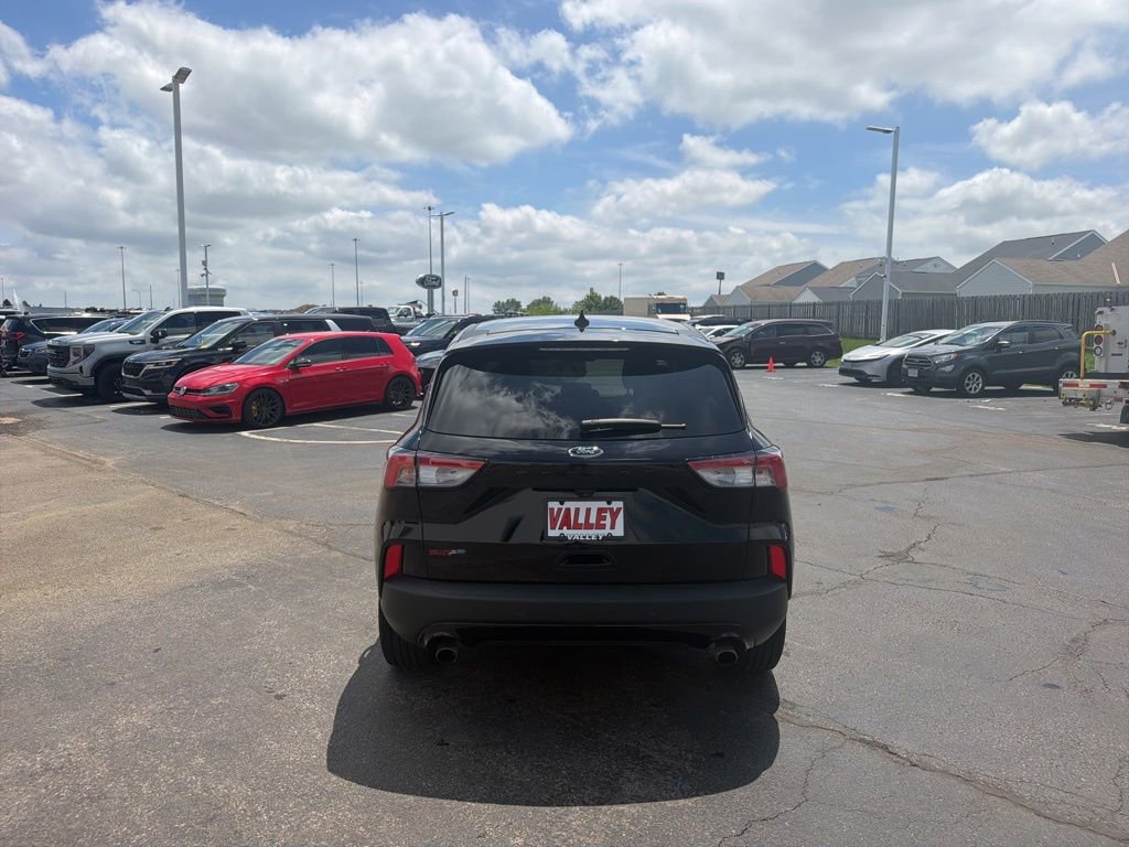 Certified 2022 Ford Escape SEL w/ SEL Stealth AWD Package image 6