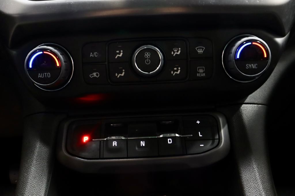 Used 2023 GMC Acadia AT4 image 31