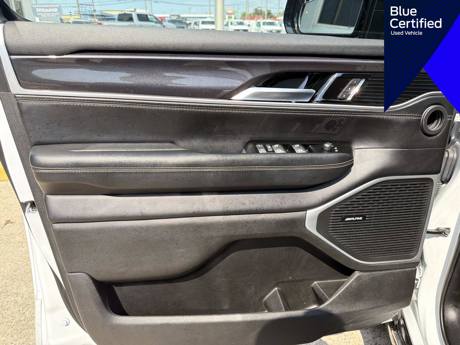 Used 2024 Jeep Wagoneer L 4WD image 25