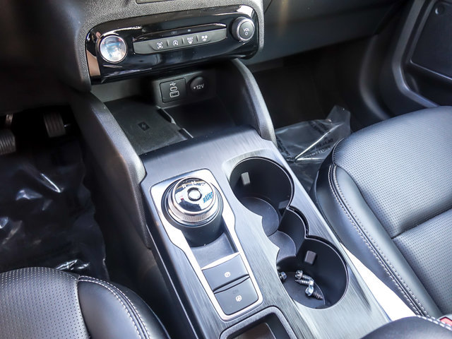 Certified 2025 Ford Escape Platinum AWD/4WD image 19