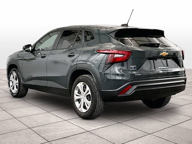 Used 2026 Chevrolet Trax LS FWD image 10